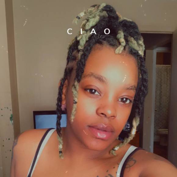 Profile Picture of Devana Mynette (@devanamynette) on Poshmark