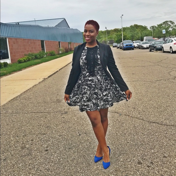 Profile Picture of Jenai Thomas (@jenairn20) on Poshmark