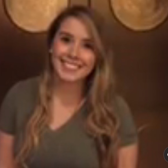 Profile Picture of Alixe Conn (@aconn364) on Poshmark