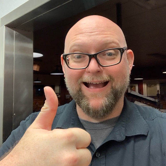 Profile Picture of Robert Tetu (@alant2) on Poshmark