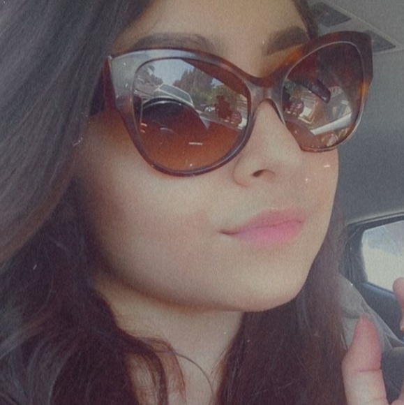 Profile Picture of Cecilia Alarcon (@saraipacas) on Poshmark