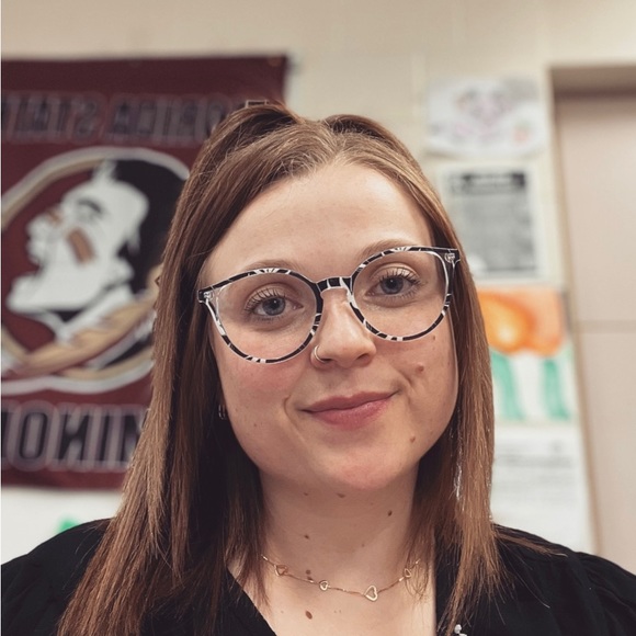 Profile Picture of Hanna Hayes (@hannahayes11) on Poshmark