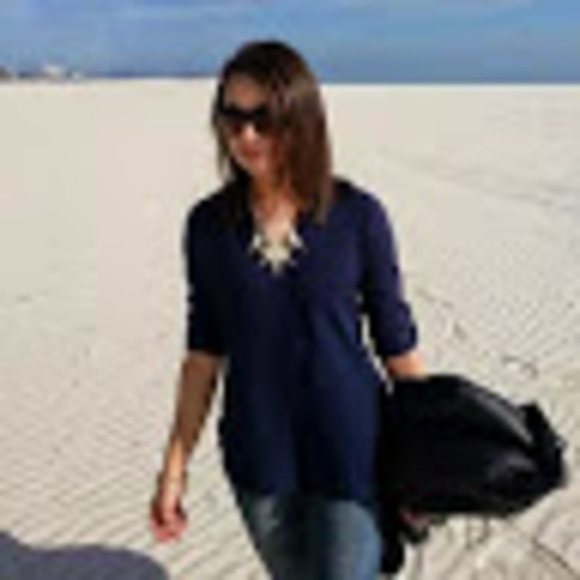 Profile Picture of Stephanie Carlton (@nguyen4618) on Poshmark