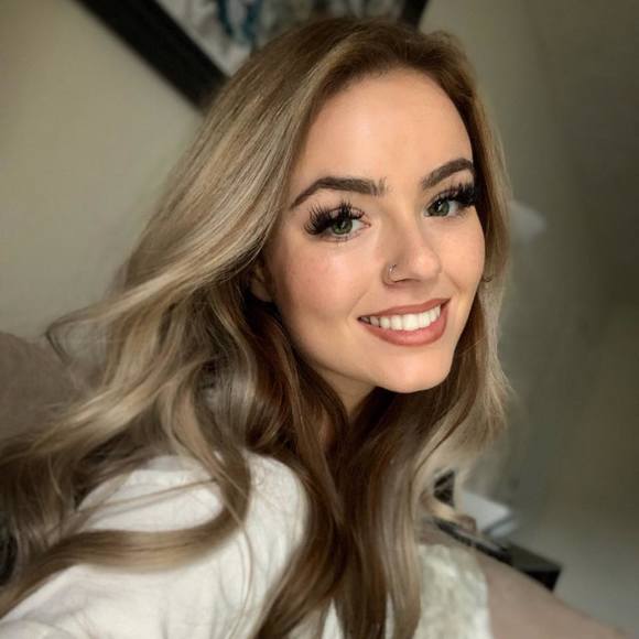 Profile Picture of Kayla Grubert (@kgrubert98) on Poshmark