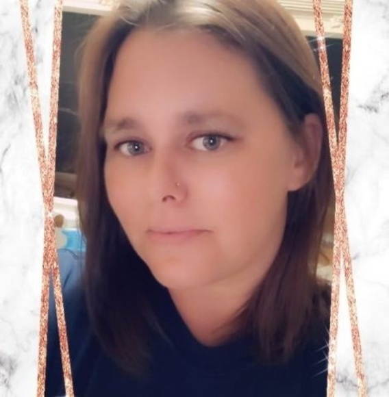 Profile Picture of Keri Maddocks (@kerimaddocks) on Poshmark
