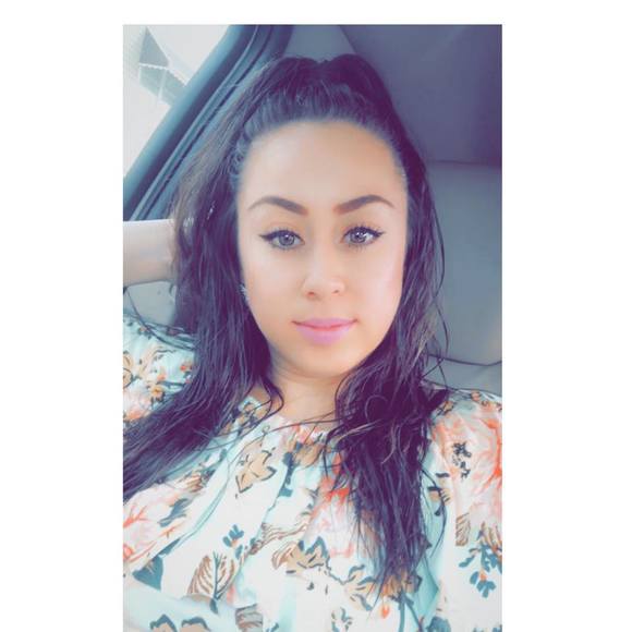 Profile Picture of Carina Gonzalez (@gonzalez_3189) on Poshmark