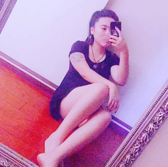 Profile Picture of Kana Iwahashi (@kkkkana) on Poshmark