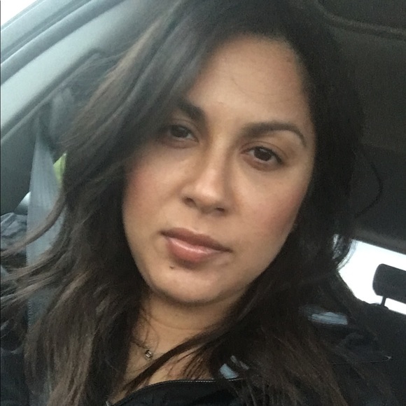 Profile Picture of Sandra Paz (@sdmpaz01) on Poshmark