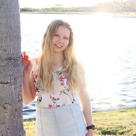 Profile Picture of Jessica Zach (@jz19007) on Poshmark