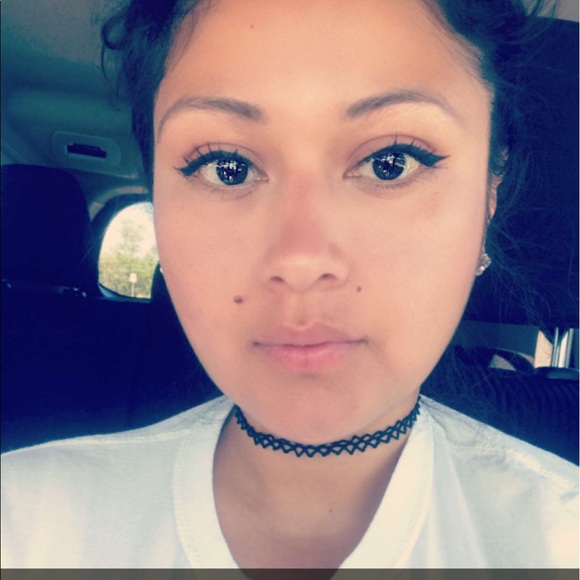 Profile Picture of Marisol Barrientos (@mbarrientos) on Poshmark