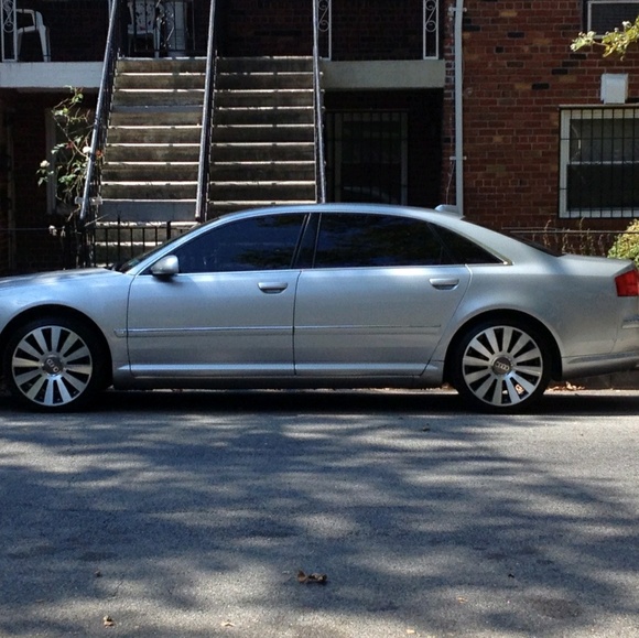 Profile Picture of Brian Peters (@bradab) on Poshmark