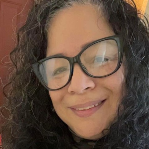 Profile Picture of Nilsa Carlo guzmán (@nilsarcarlo1970) on Poshmark