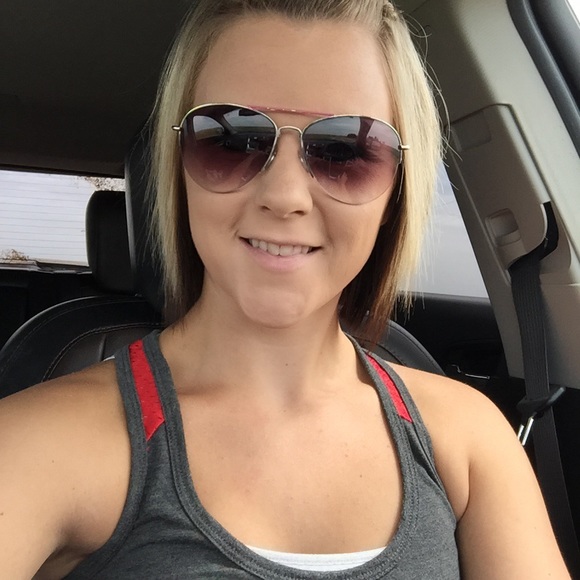 Profile Picture of Courtney Barry (@courtjo771) on Poshmark