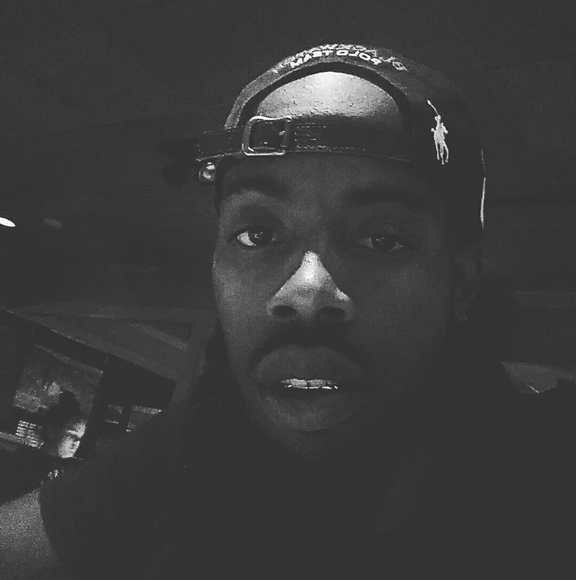 Profile Picture of Darris Farmer (@kinddee30) on Poshmark