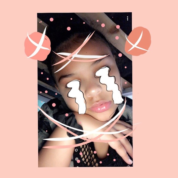 Profile Picture of Tori James (@torijames222) on Poshmark