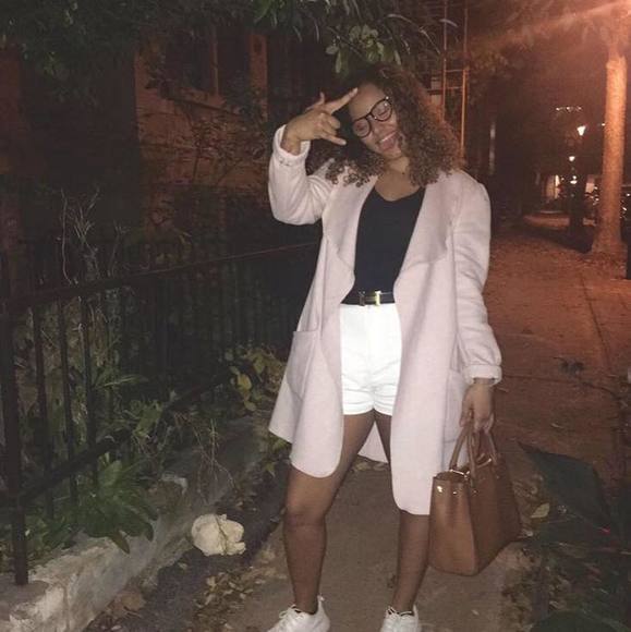 Profile Picture of Shana Esnard (@shanoukiss) on Poshmark