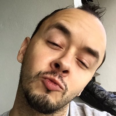 Profile Picture of Derek (@MrDerekDew) on Twitter