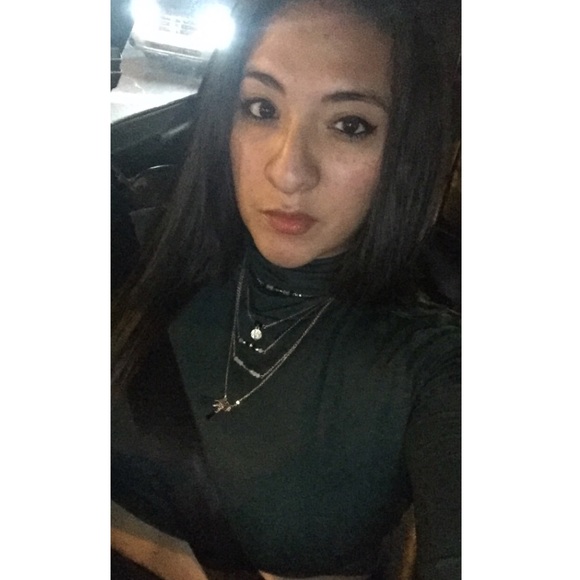 Profile Picture of Yolanda Cantu (@yoli_cakes) on Poshmark