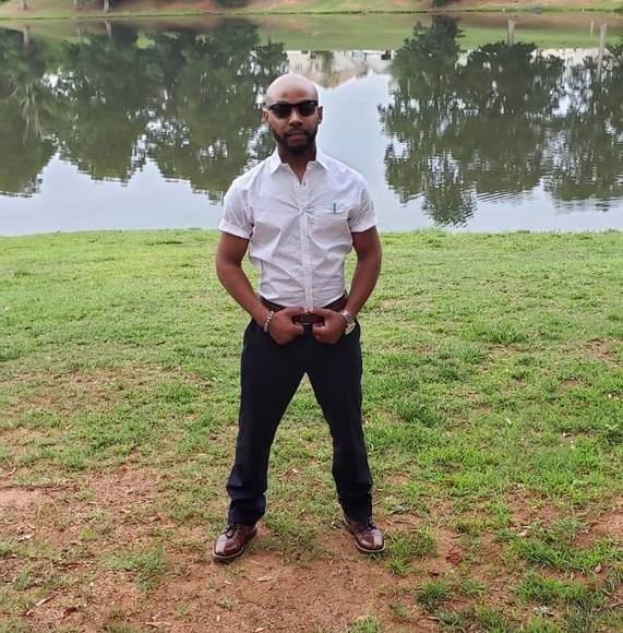 Profile Picture of Daniel Mesidor (@danielmesidor) on Poshmark