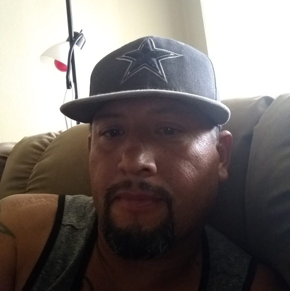 Profile Picture of Ralph Rosales (@ralphrosales) on Poshmark