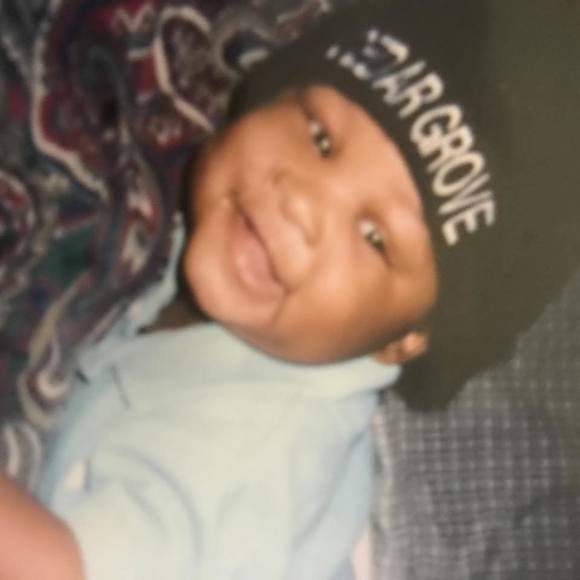 Profile Picture of Michael Morgan (@michaelmorga582) on Poshmark