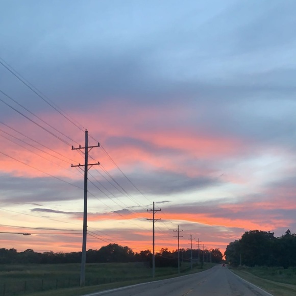 Profile Picture of Amy Oleynik (@amyoleynik) on Poshmark