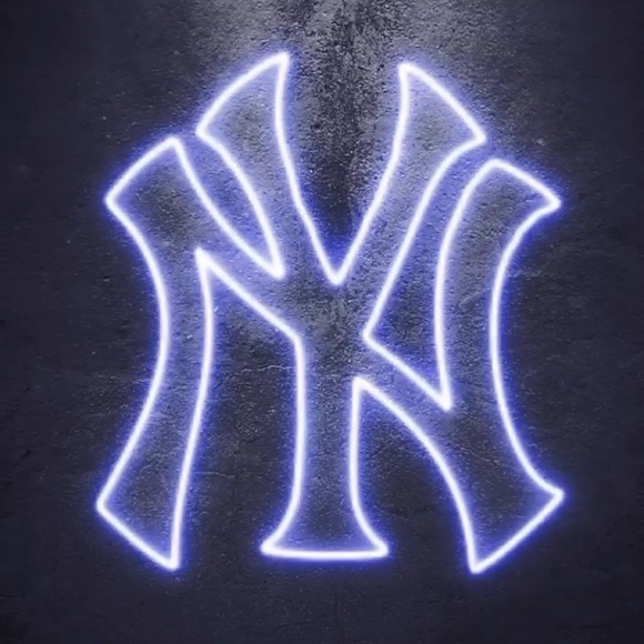 Profile Picture of Ivan Luna (@ivanl1776luna) on Poshmark