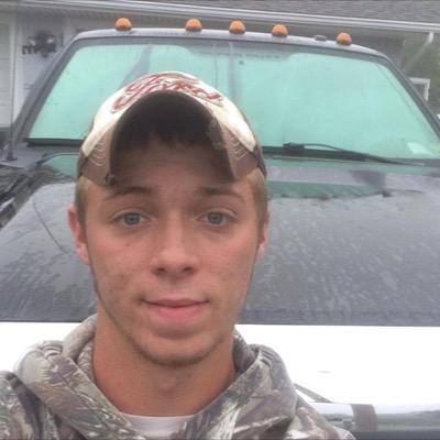 Profile Picture of Tyler (@tyler_root97) on Twitter