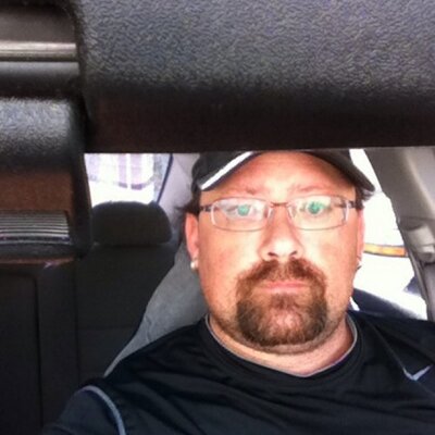 Profile Picture of René Paradis (@qcbalou) on Twitter