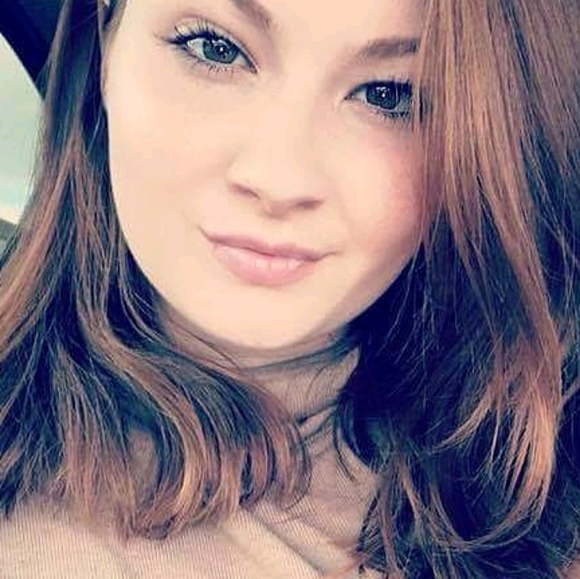 Profile Picture of Cassi Stewart (@casrene1996) on Poshmark