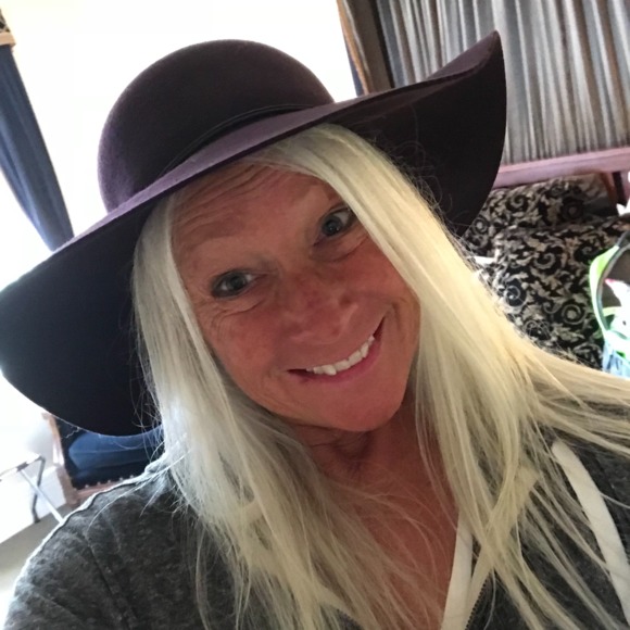 Profile Picture of Kimberly Skillicorn (@kimski9) on Poshmark