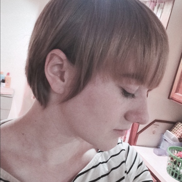 Profile Picture of Sydnie Oleman (@sydnieoleman) on Poshmark