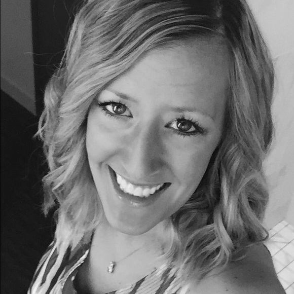 Profile Picture of Brianna Weichel (@bribriweichel) on Poshmark