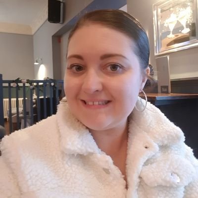 Profile Picture of Jade Elizabeth (@JadeHodge08) on Twitter