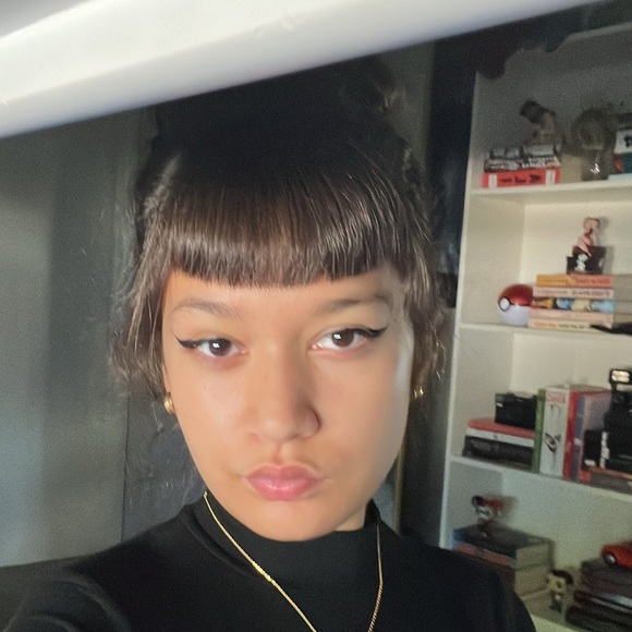 Profile Picture of Daniela Guzman (@wellfairvintage) on Poshmark