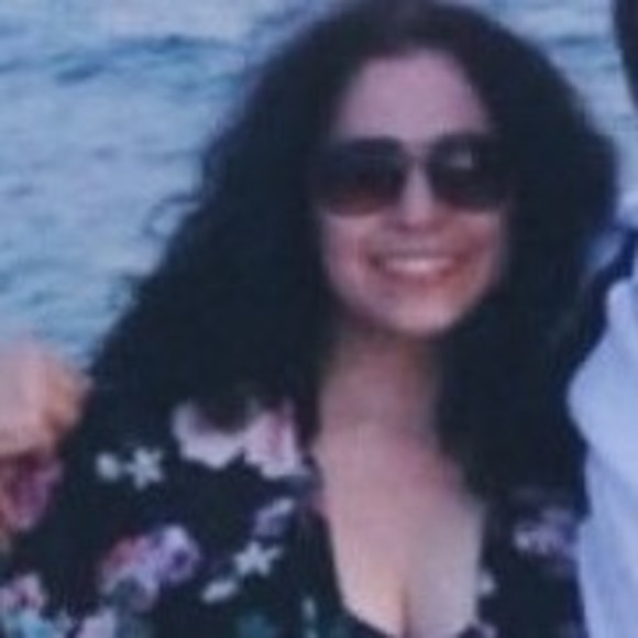 Profile Picture of Olivia Cota buelna (@oliviacota) on Poshmark