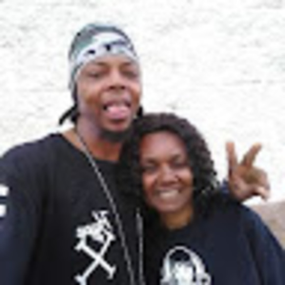 Profile Picture of Lisa Dasher (@lisadasher08) on Poshmark