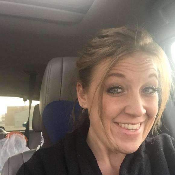 Profile Picture of Kara Zachmeier (@karazachmeier) on Poshmark