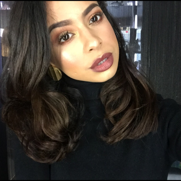 Profile Picture of Noora Elbakkoush (@nooraelba) on Poshmark