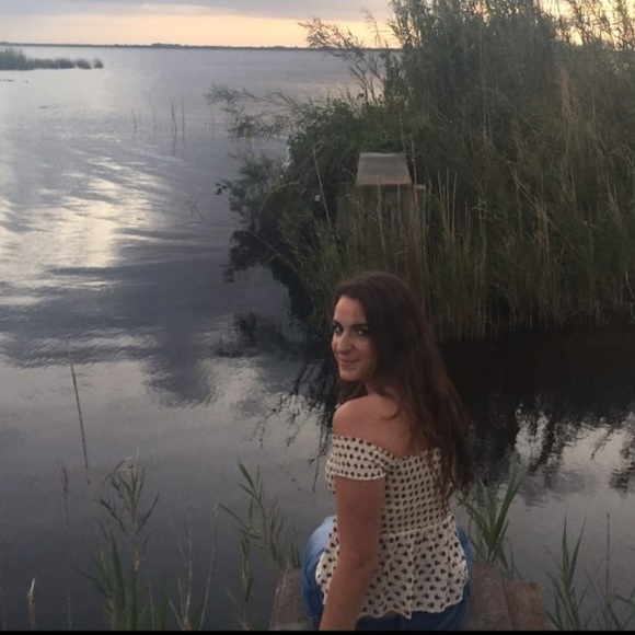 Profile Picture of Rachel Roberts (@rachrachrob) on Poshmark