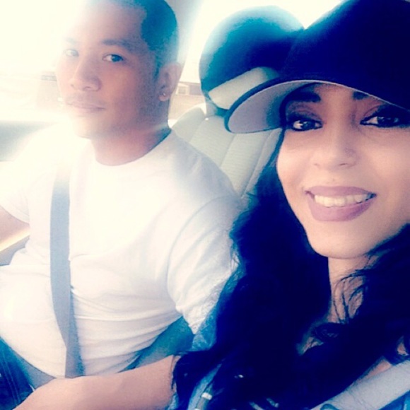 Profile Picture of Jacky Lara (@jackylgm) on Poshmark