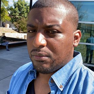 Profile Picture of Robert Kelly (@Talkiswyld) on Facebook