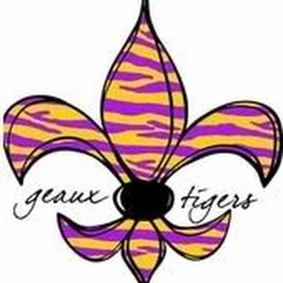 Profile Picture of Renee Suire (@renee_suire) on Poshmark