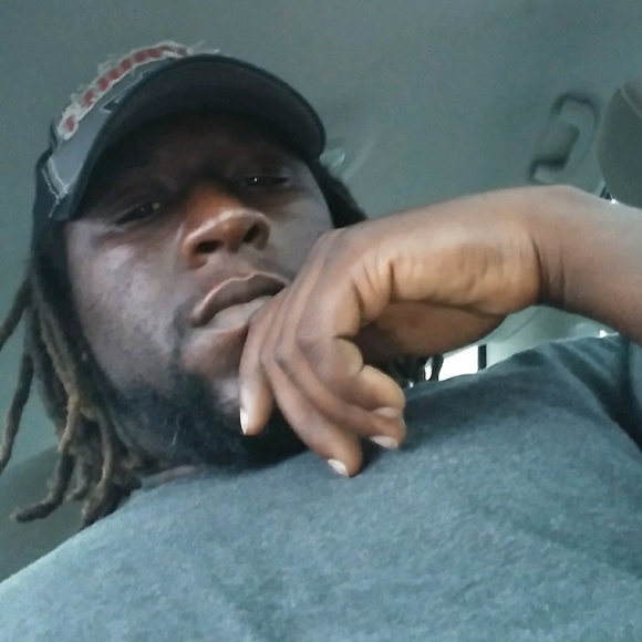 Profile Picture of Terry Scott (@tscott5) on Poshmark