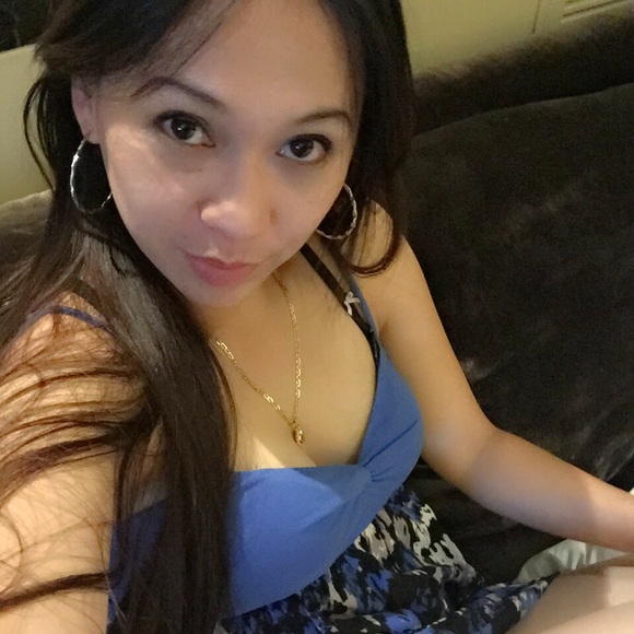 Profile Picture of Melanie Claudio (@luckyme_4) on Poshmark
