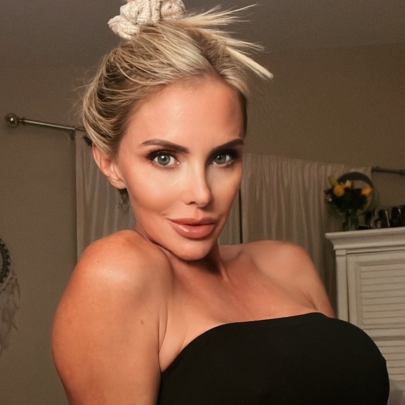 Profile Picture of Kimberly Donaldson (@kimberlydona145) on Poshmark