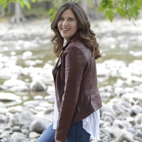 Profile Picture of Mara Gothelf (@mgothelf99) on Poshmark