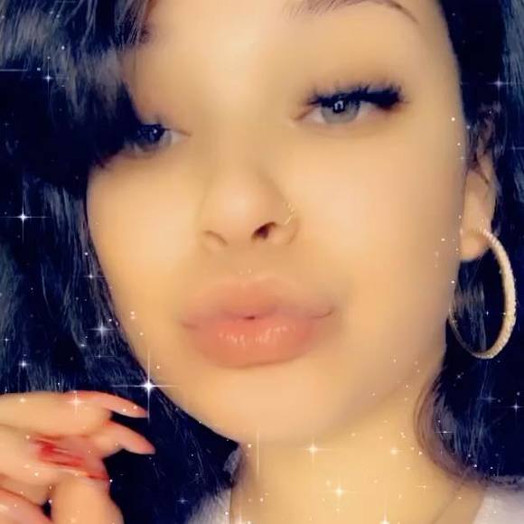 Profile Picture of Victoria Asencio (@vickya183) on Poshmark