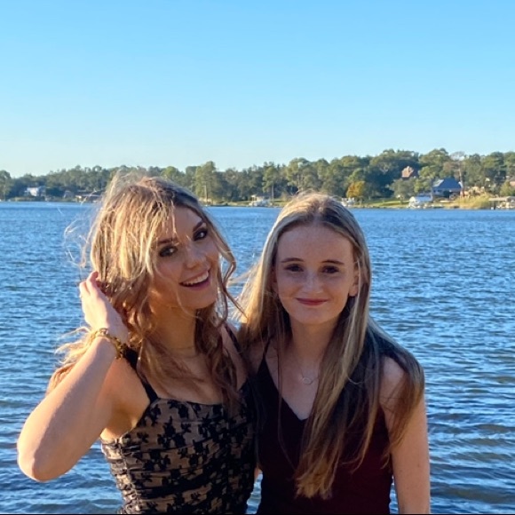 Profile Picture of Molly Settimio (@msettimio) on Poshmark