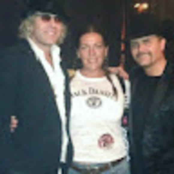 Profile Picture of Shawn Karr (@shawnann72) on Poshmark